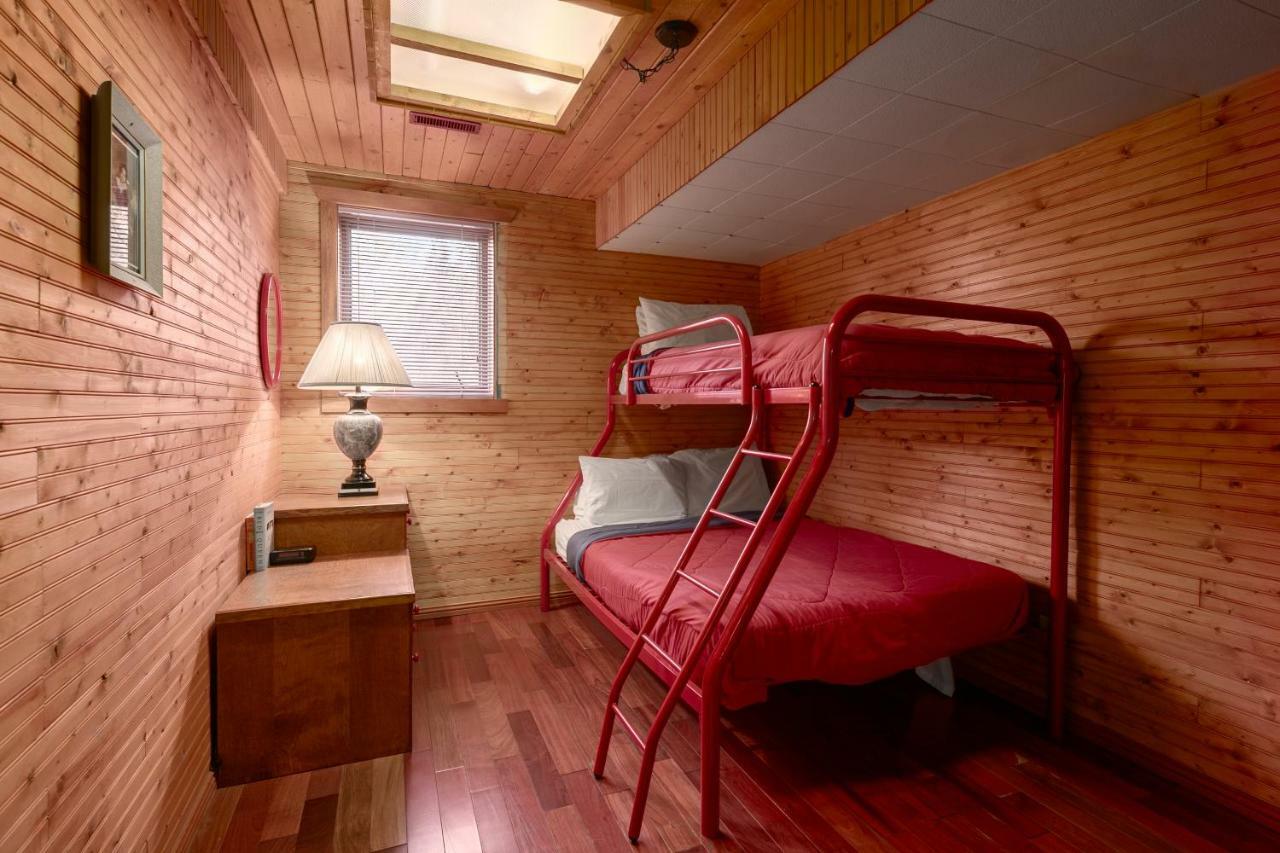 Creekside Cabin Fairmont Hot Springs Exterior foto